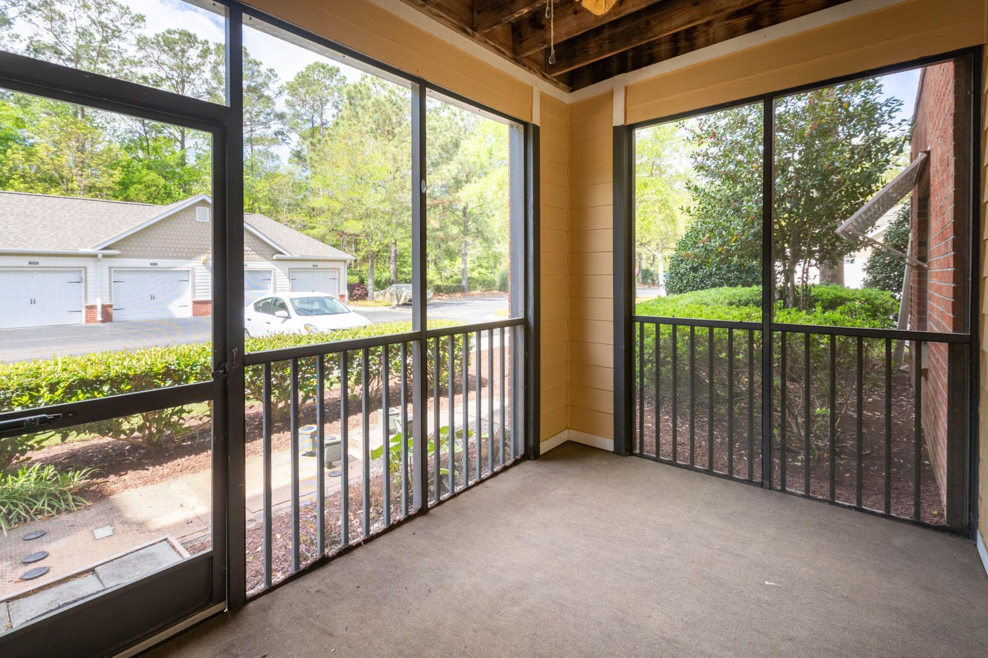 1307 Basildon Road Photo 34