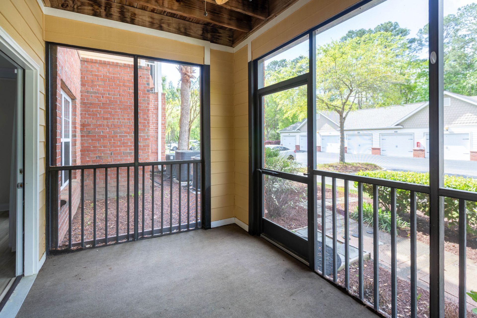 1307 Basildon Road Photo 35