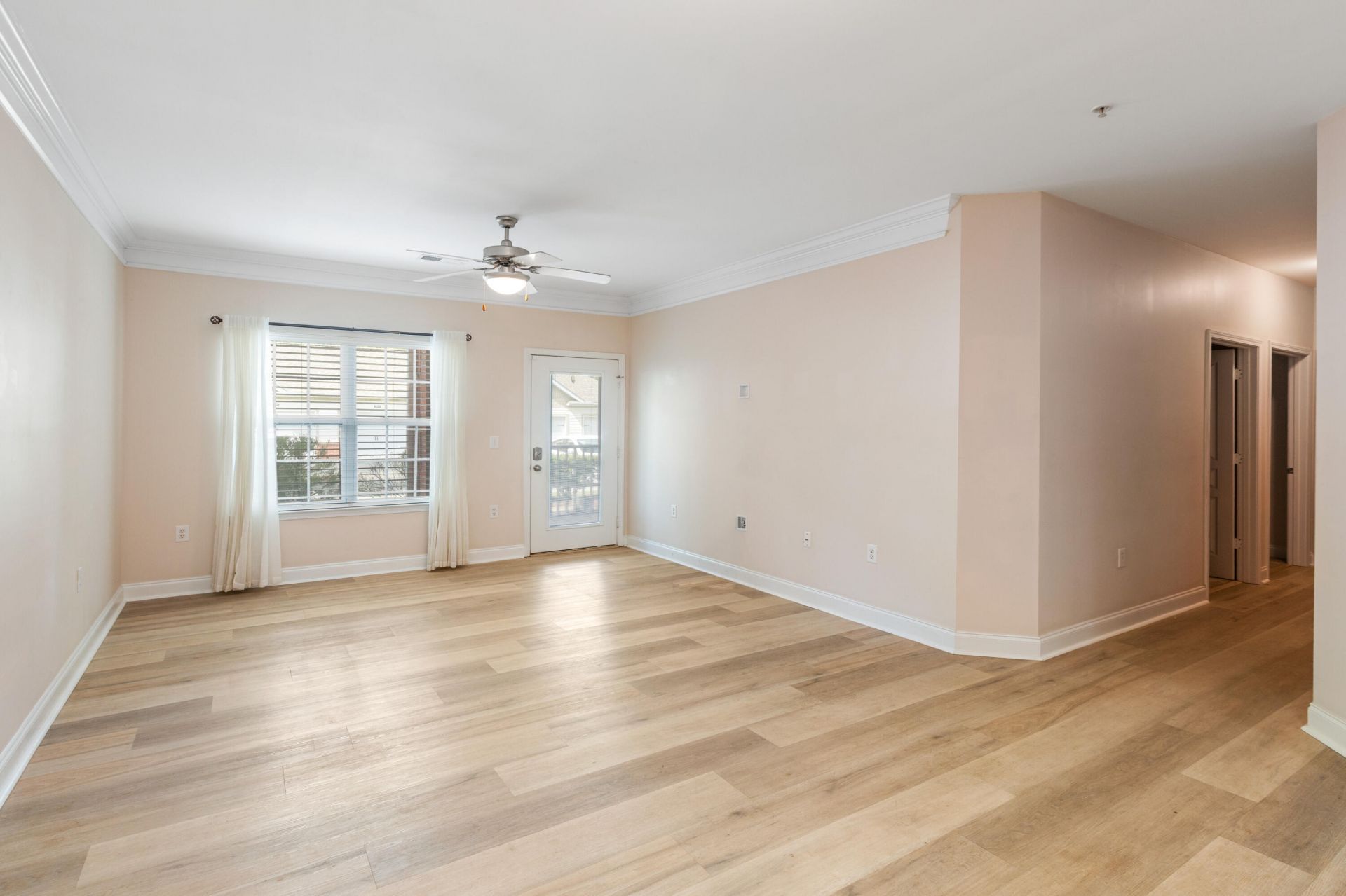 1307 Basildon Road Photo 9