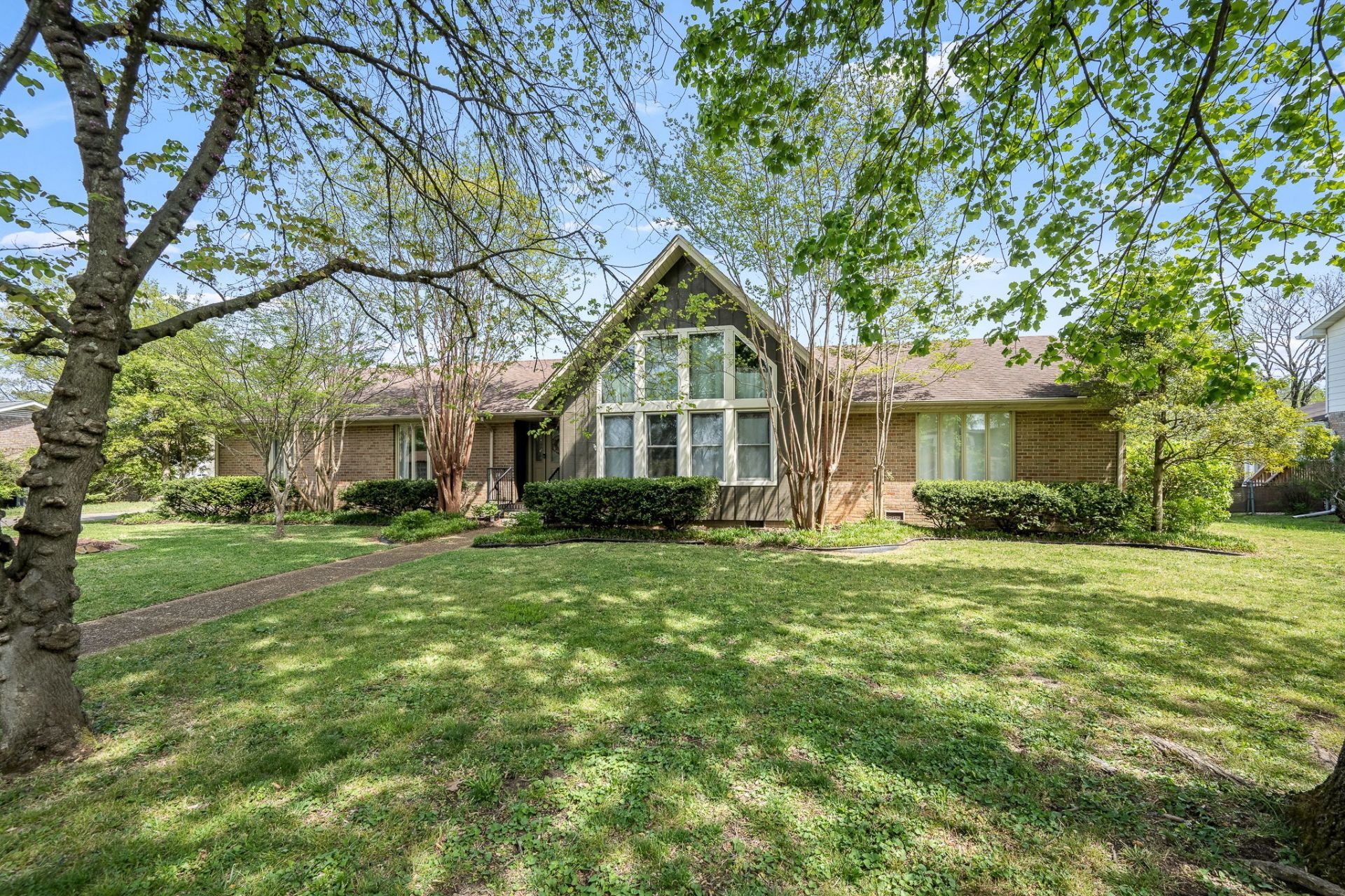 1410 Huntington Dr, Murfreesboro, TN 37130 Main Photo