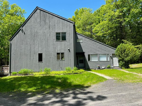 9 Munchkin Lane , Kingston, NY 12401