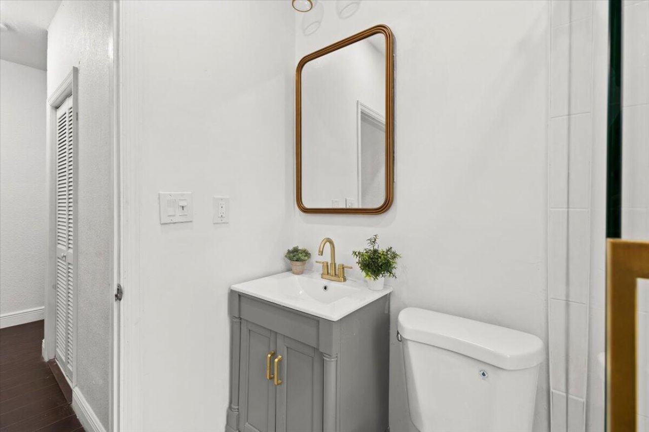 518 Biscayne Drive, Unit B, West Palm Beach, FL 33401 Photo