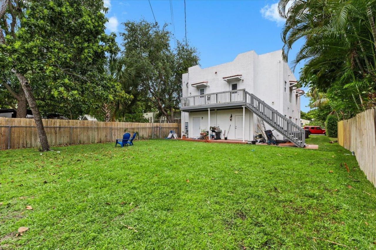 518 Biscayne Drive, Unit B, West Palm Beach, FL 33401 Photo