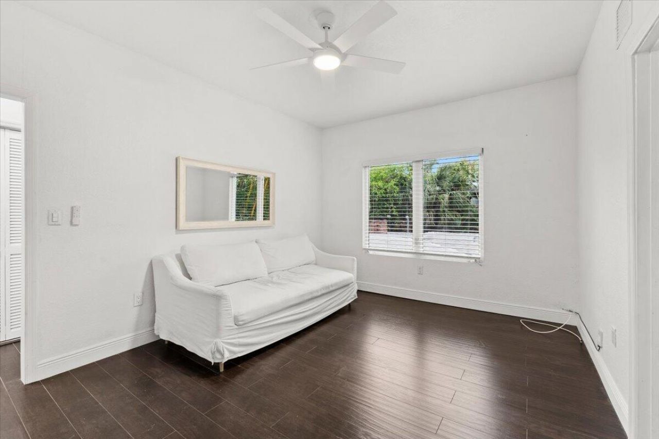 518 Biscayne Drive, Unit B, West Palm Beach, FL 33401 Photo