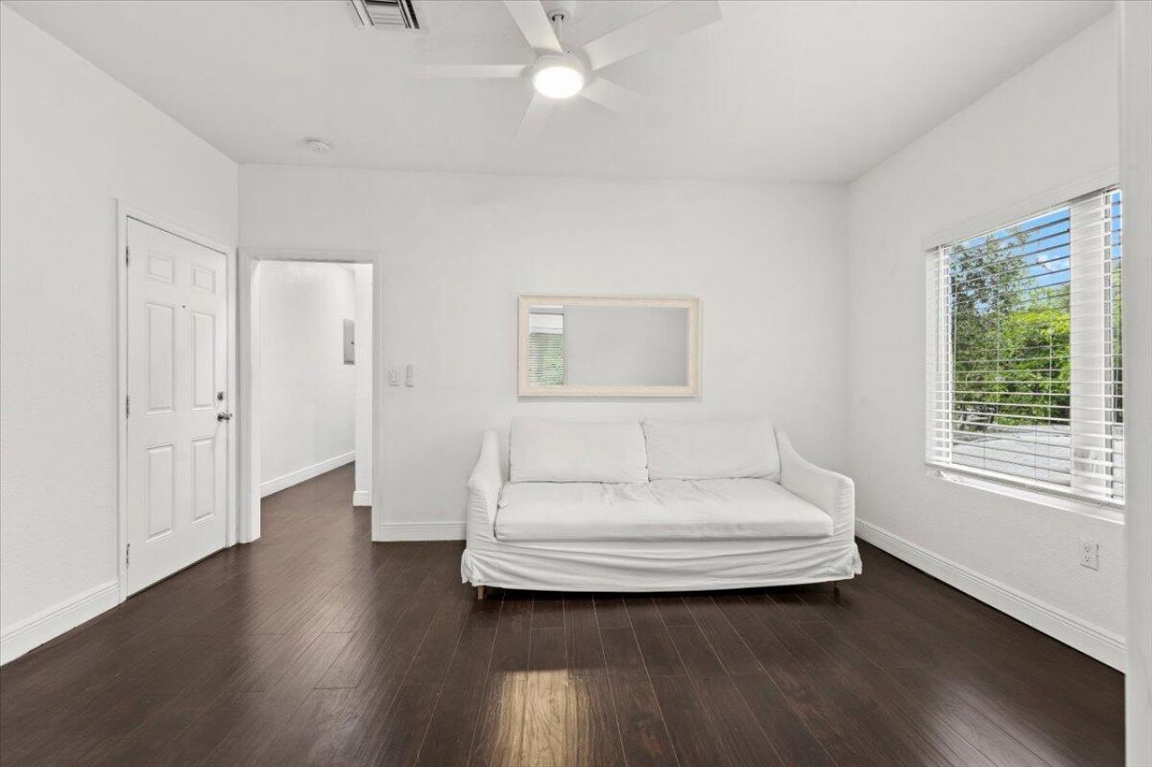 518 Biscayne Drive, Unit B, West Palm Beach, FL 33401 Photo