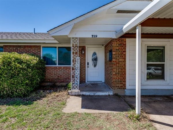 219 S Bristow Avenue, Moore, OK 73160