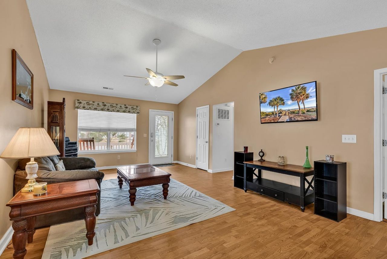 9514 Leeds Circle Photo 6