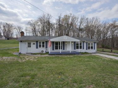 40 Jordan Rd , Buena Vista, VA 24416