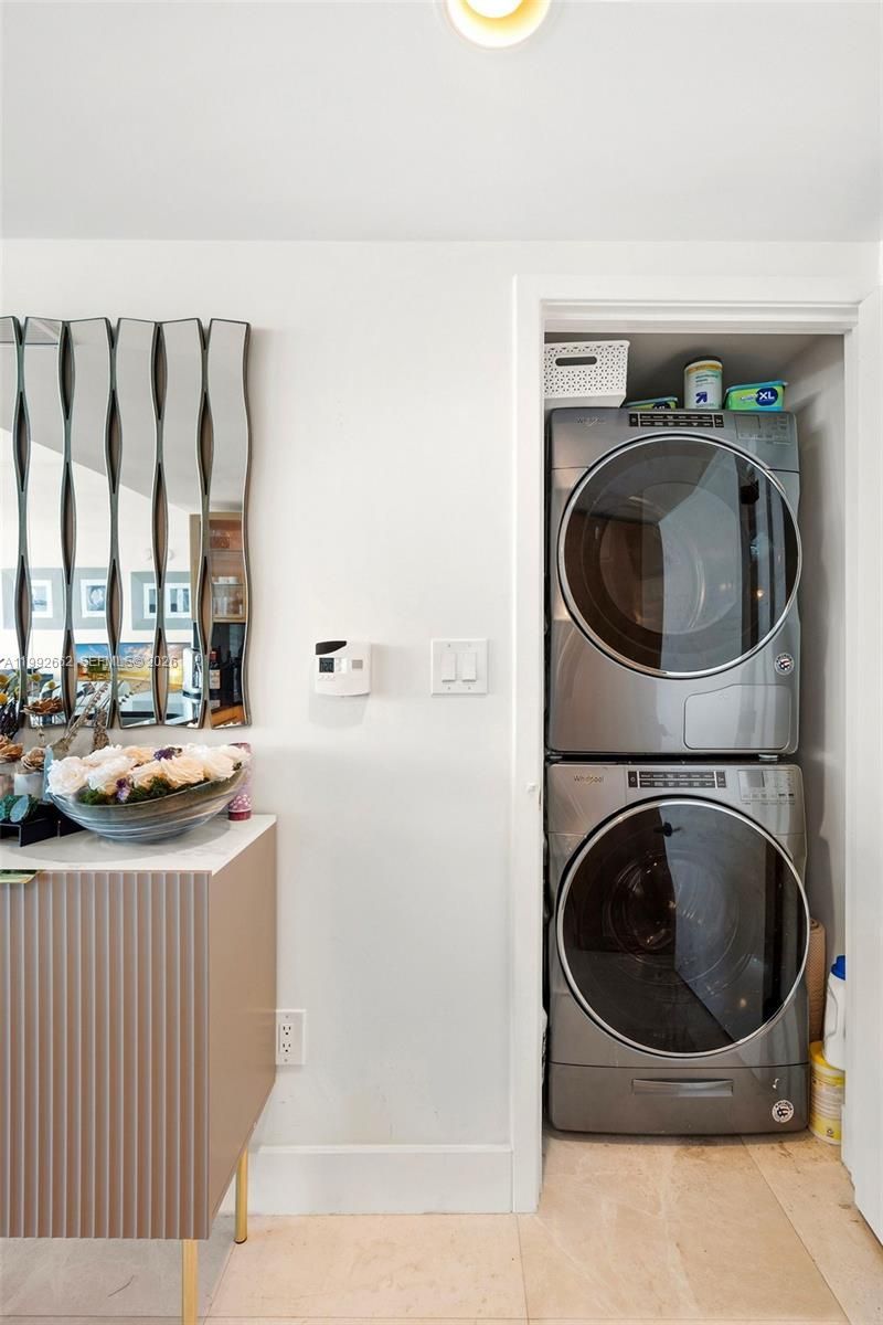 6801 Collins Ave , Unit 1414, Miami Beach, FL 33141 Photo