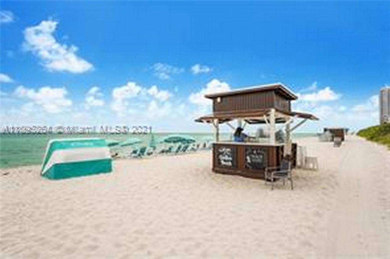 6801 Collins Ave , Unit 1414, Miami Beach, FL 33141 Photo