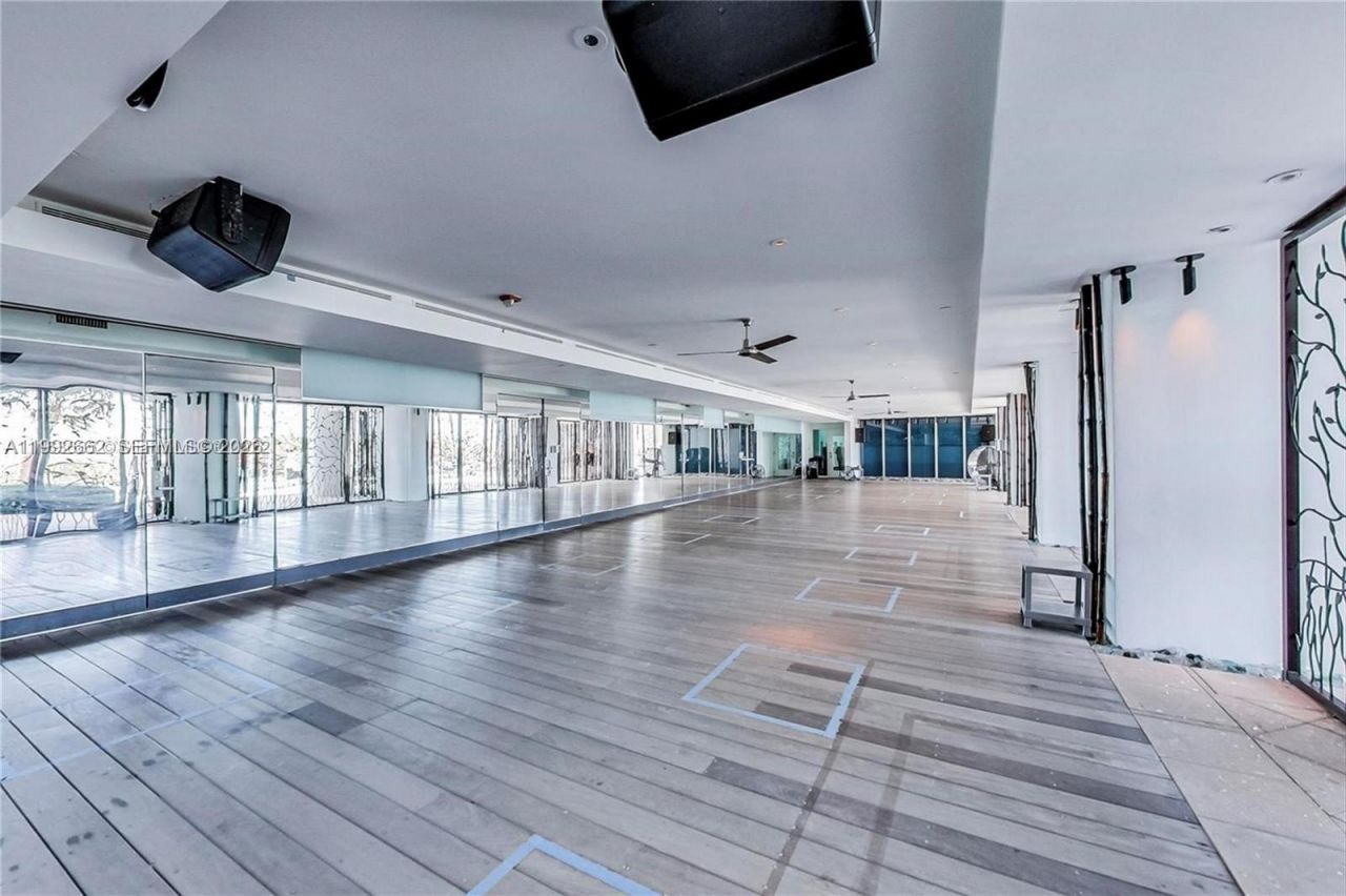 6801 Collins Ave , Unit 1414, Miami Beach, FL 33141 Photo
