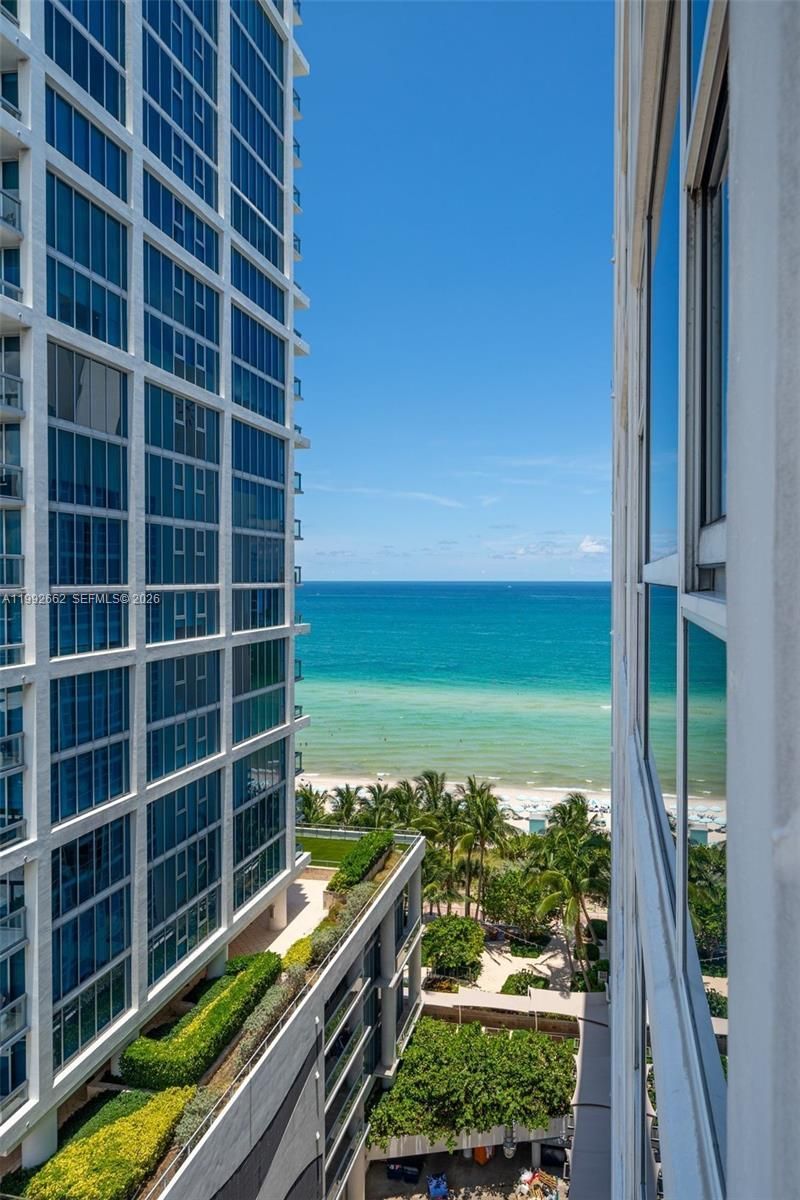 6801 Collins Ave , Unit 1414, Miami Beach, FL 33141 Photo