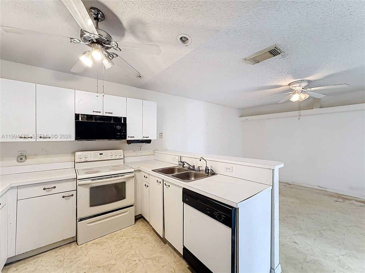 701 SW Amber Ter, Port Saint Lucie, FL 34953 Photo