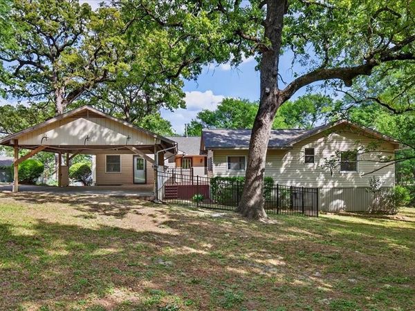 102 Summerall Drive , Mabank, TX 75156