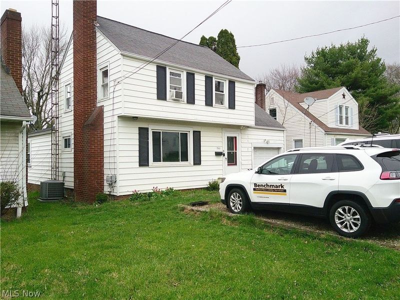 1317 38th Street NW, Canton, OH 44709 Photo 2