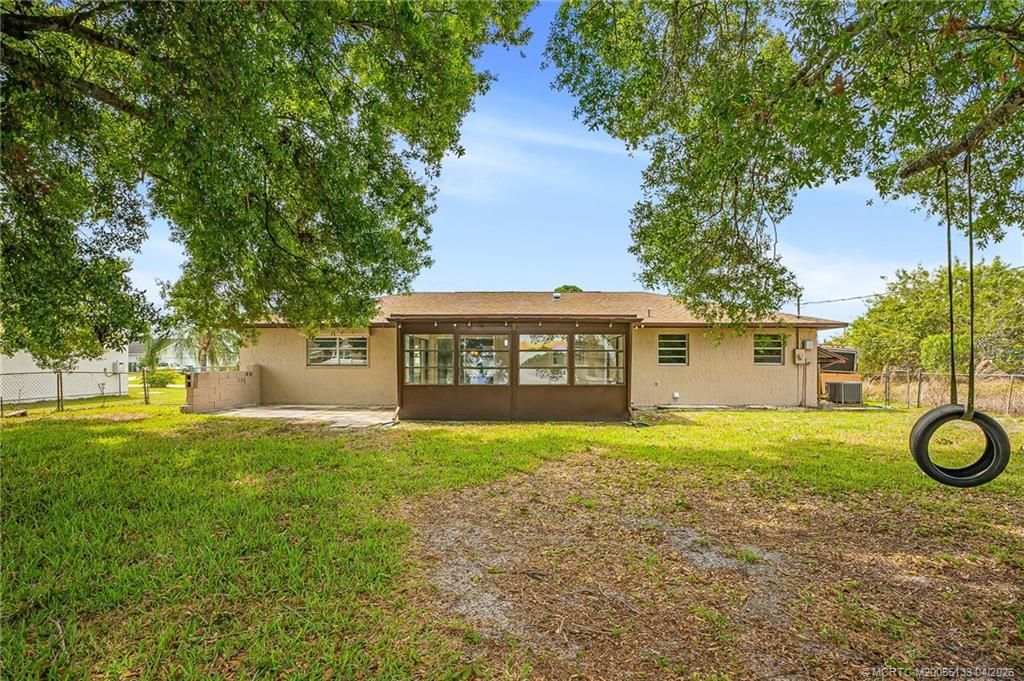 549 SW Buswell Avenue, Port Saint Lucie, FL 34983 Photo