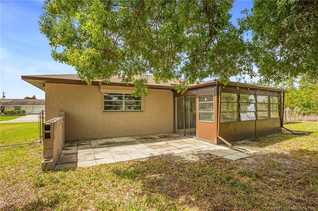 549 SW Buswell Avenue, Port Saint Lucie, FL 34983 Photo