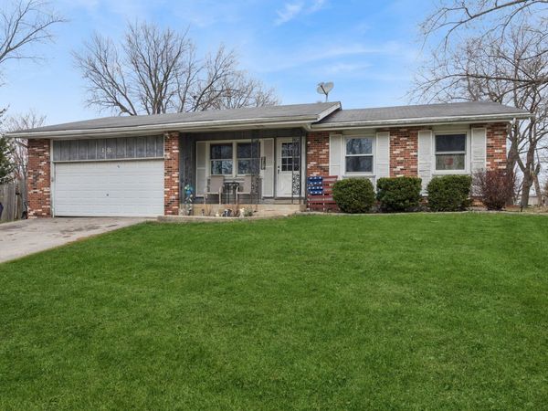 18 Mckinley Street , Lake In The Hills, IL 60156