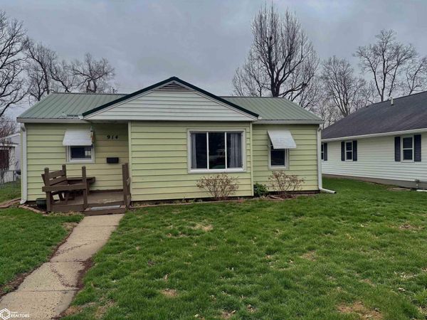 914 S Sheridan Avenue, Ottumwa, IA 52501