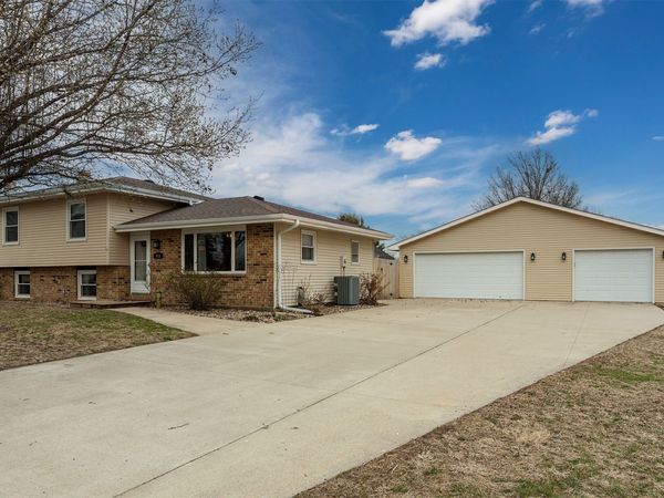 915 Dallas Street , De Soto, IA 50069