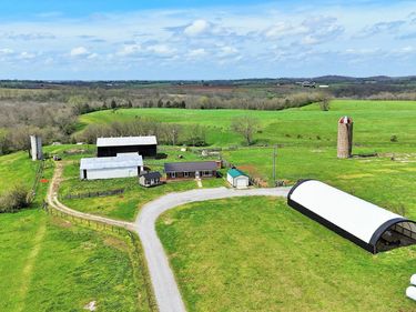 2300 Oregon Road, Salvisa, KY 40372