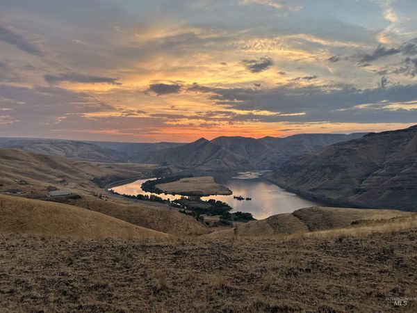 2001 Silcott Hills Rd, Clarkston, WA 99403