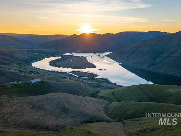 2001 Silcott Hills Rd, Clarkston, WA 99403