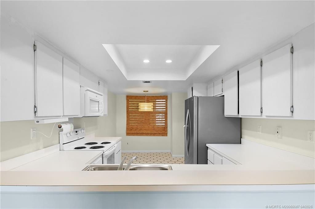 529 NE Plantation Road, Unit 105, Stuart, FL 34996 Photo