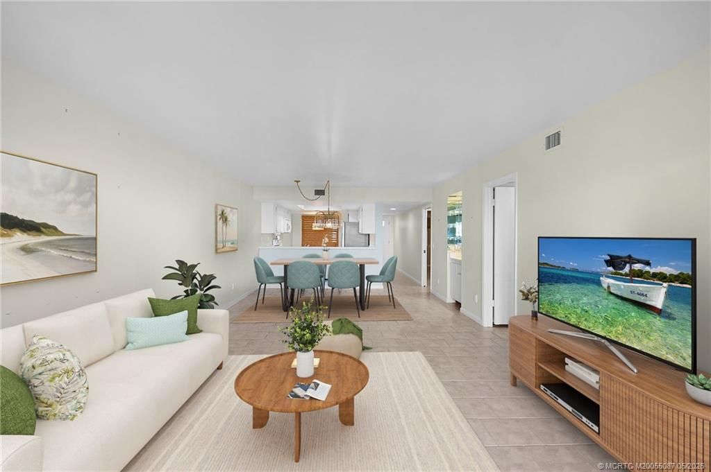 529 NE Plantation Road, Unit 105, Stuart, FL 34996 Photo