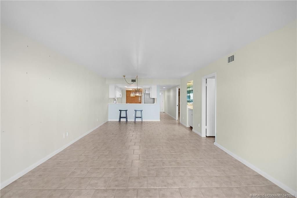 529 NE Plantation Road, Unit 105, Stuart, FL 34996 Photo