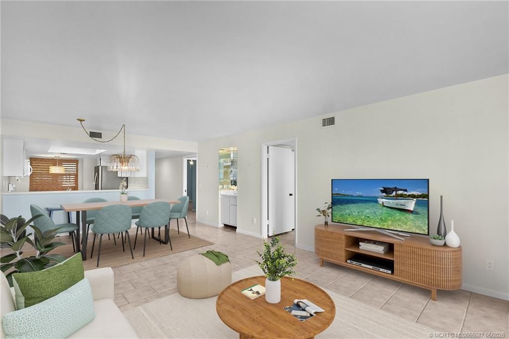 529 NE Plantation Road, Unit 105, Stuart, FL 34996 Photo
