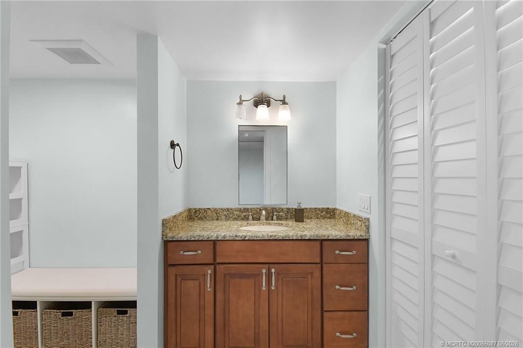 529 NE Plantation Road, Unit 105, Stuart, FL 34996 Photo