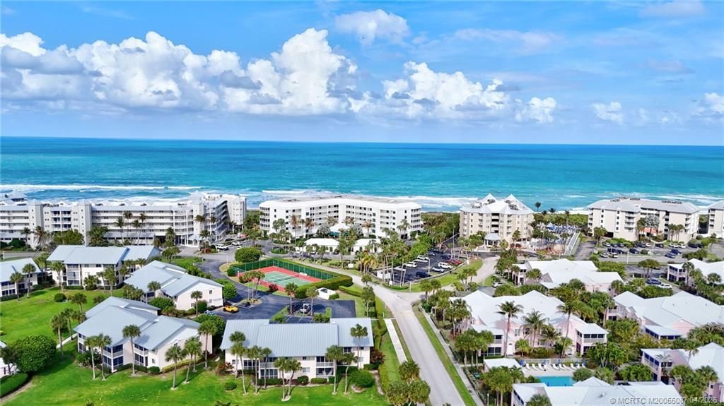 529 NE Plantation Road, Unit 105, Stuart, FL 34996 Photo