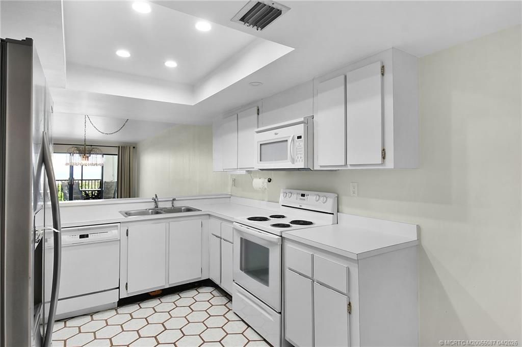 529 NE Plantation Road, Unit 105, Stuart, FL 34996 Photo