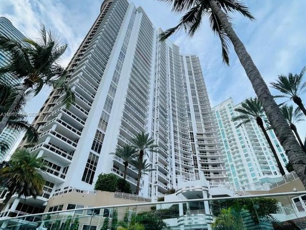 901 Brickell Key Blvd , Unit 1609, Miami, FL 33131