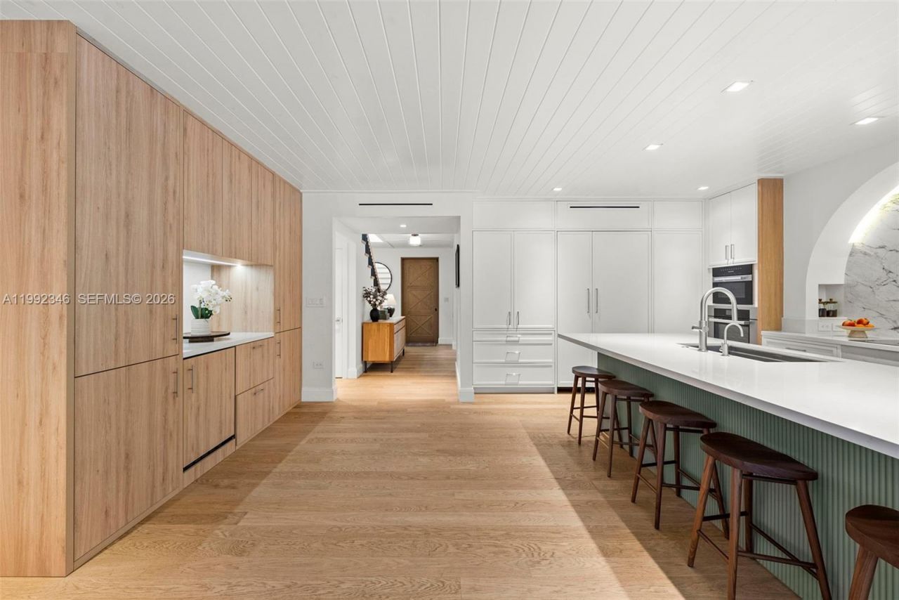 850 E Dilido Dr, Miami Beach, FL 33139 Photo