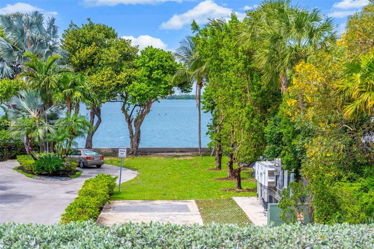 850 E Dilido Dr, Miami Beach, FL 33139 Photo