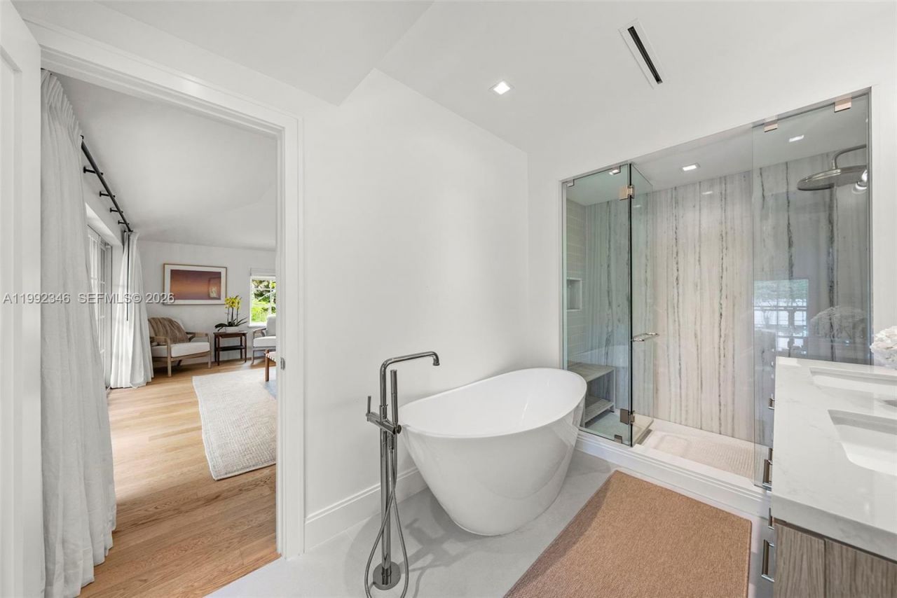 850 E Dilido Dr, Miami Beach, FL 33139 Photo