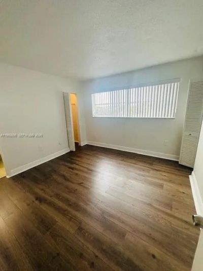 9351 Fontainebleau Blvd, Unit B409, Miami, FL 33172 Photo