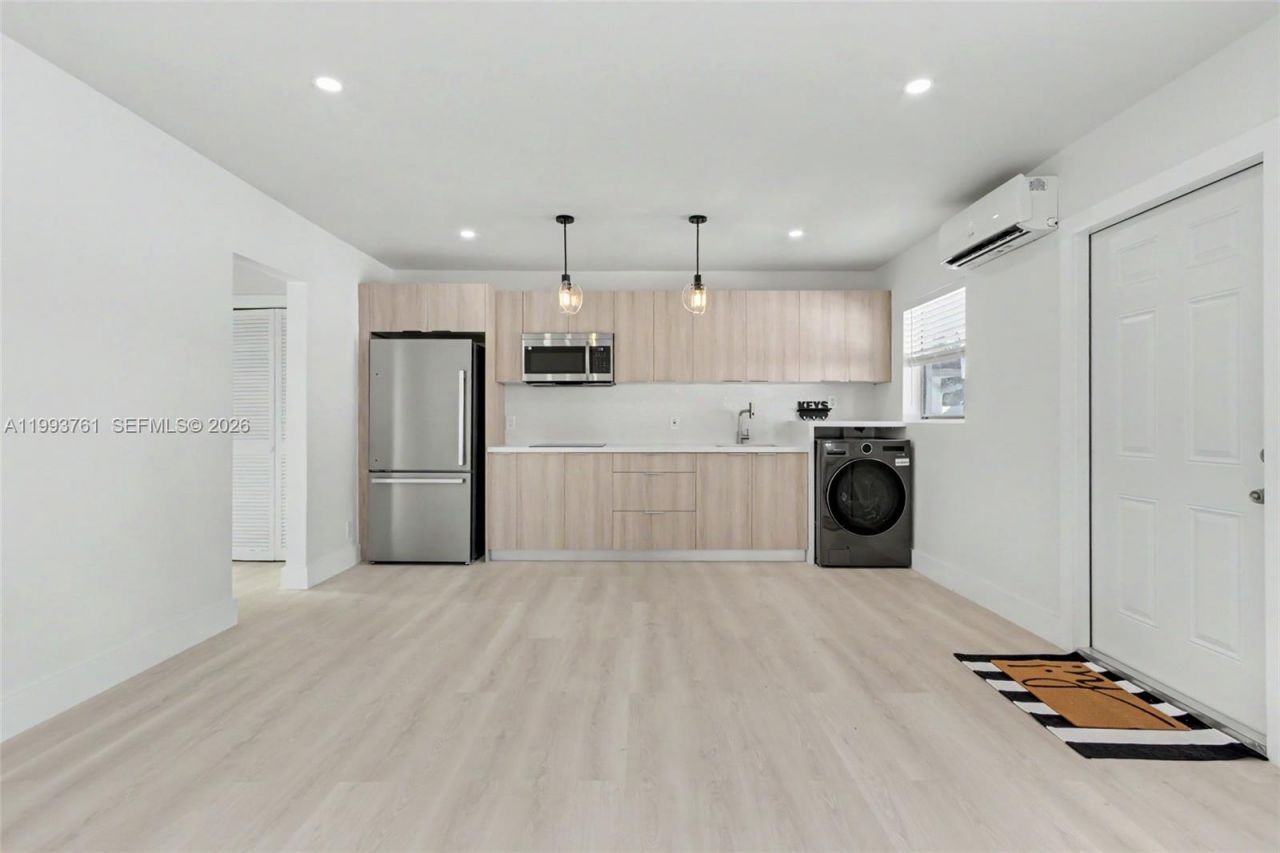 55 SW 13th St , Unit #2, Dania Beach, FL 33004 Photo