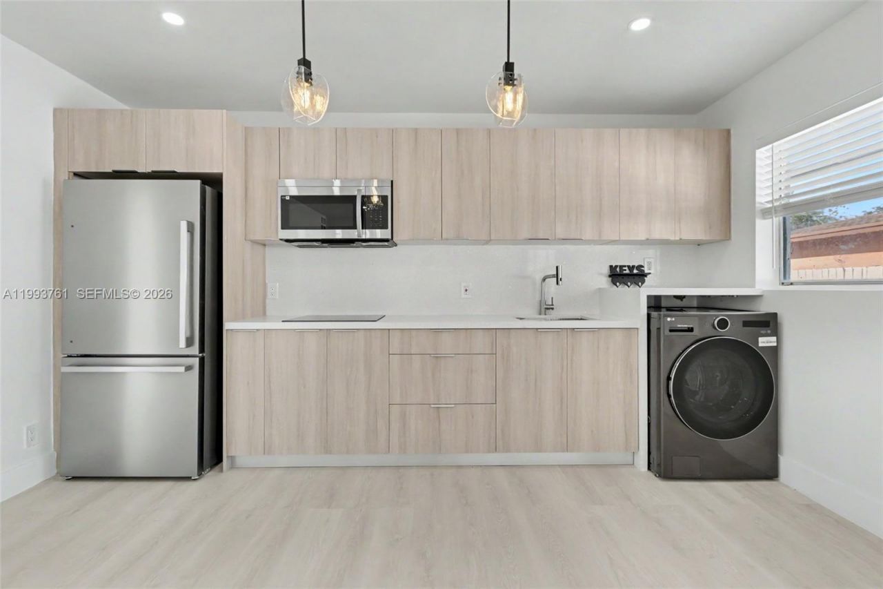 55 SW 13th St , Unit #2, Dania Beach, FL 33004 Photo