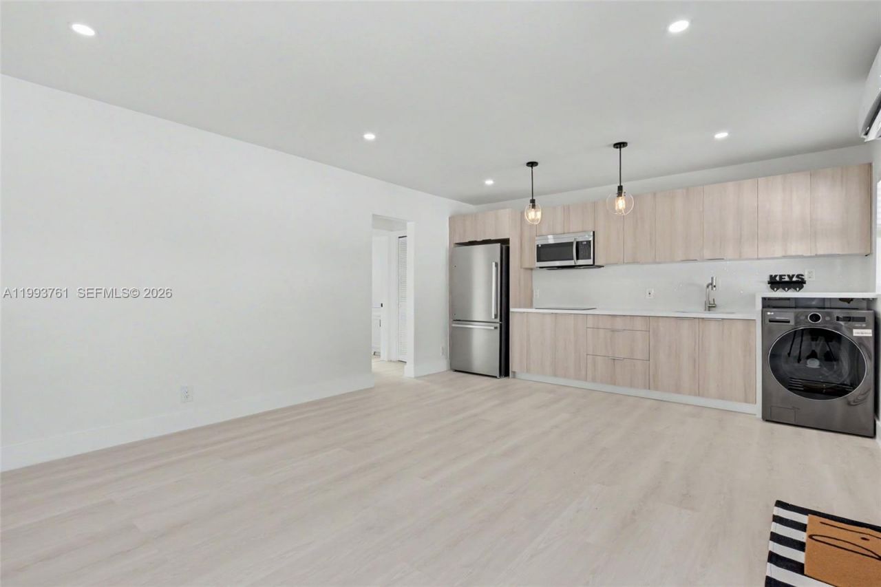 55 SW 13th St , Unit #2, Dania Beach, FL 33004 Photo