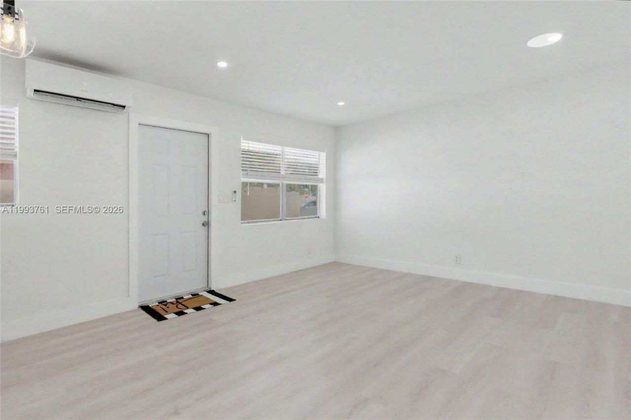 55 SW 13th St , Unit #2, Dania Beach, FL 33004 Photo