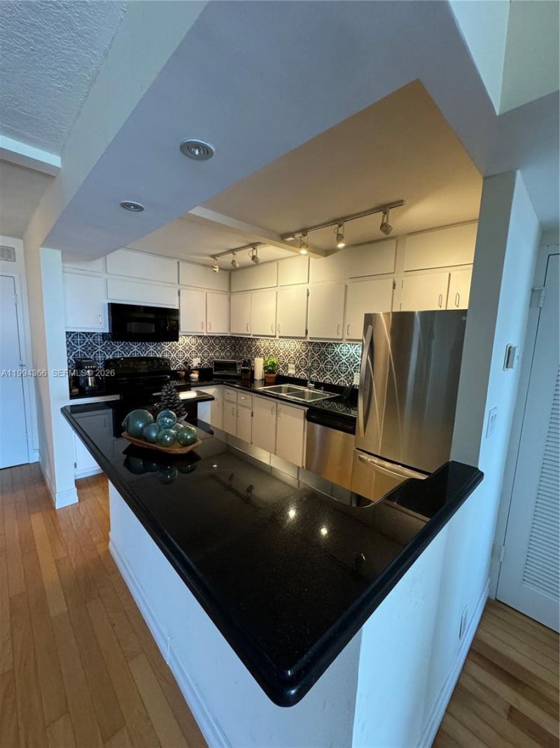 150 SE 25th Rd , Unit 11L, Miami, FL 33129 Photo