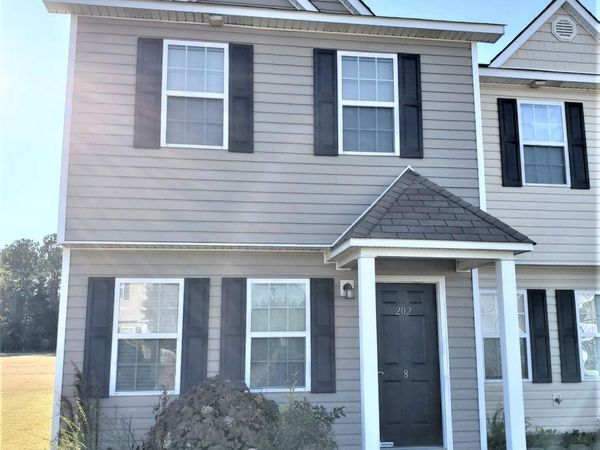 202 Lanieve Court , Unit 8, Hubert, NC 28539