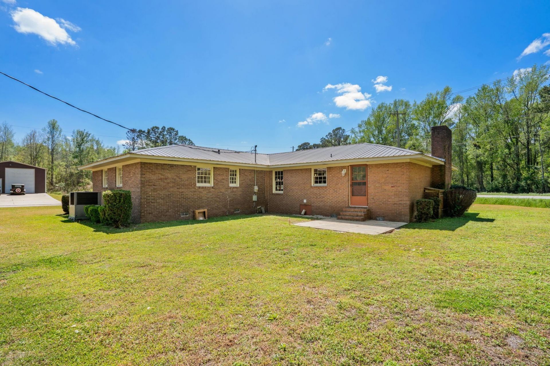 105 Twin City Circle Photo 17