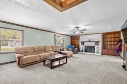105 Twin City Circle photo 4