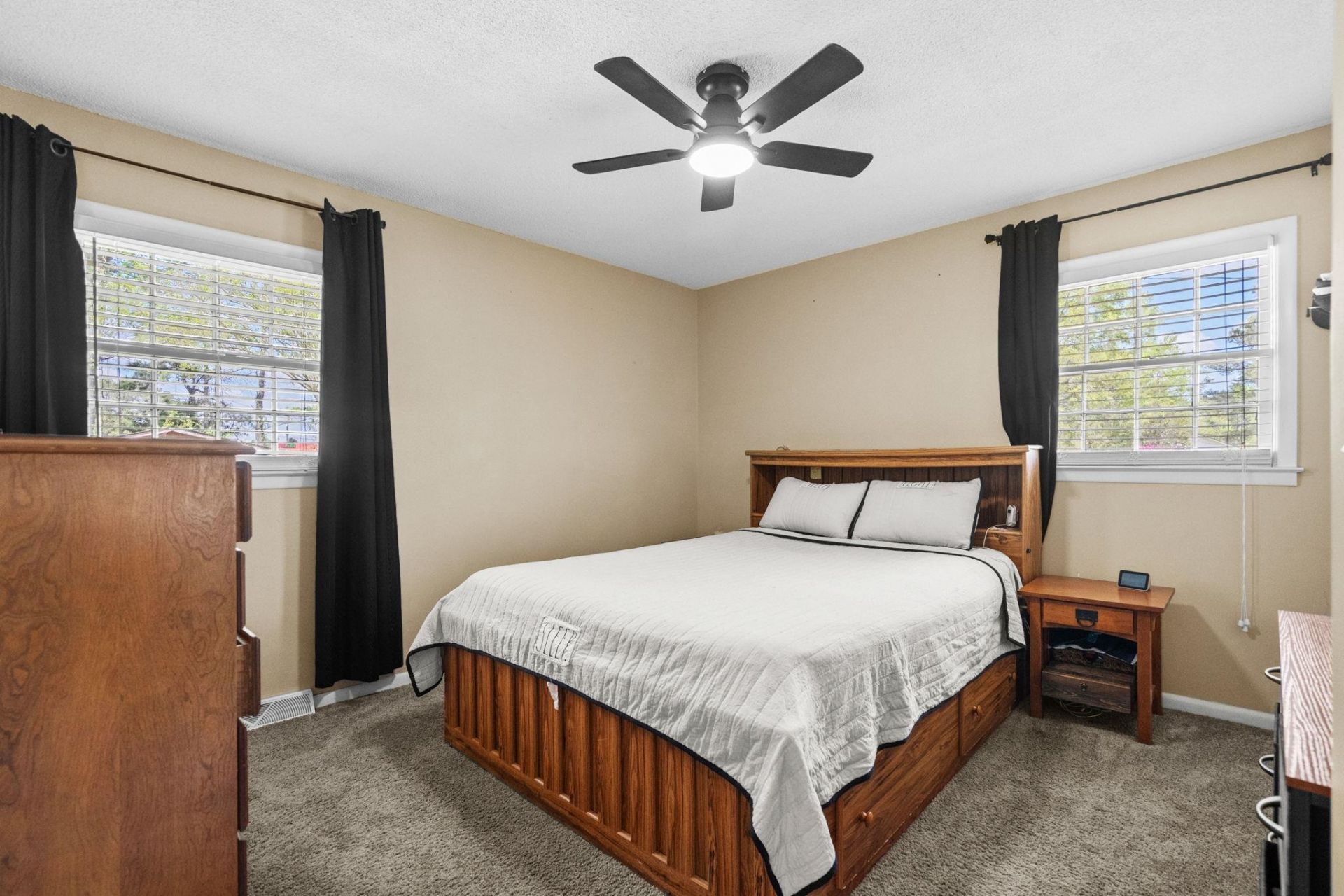 105 Twin City Circle Photo 5
