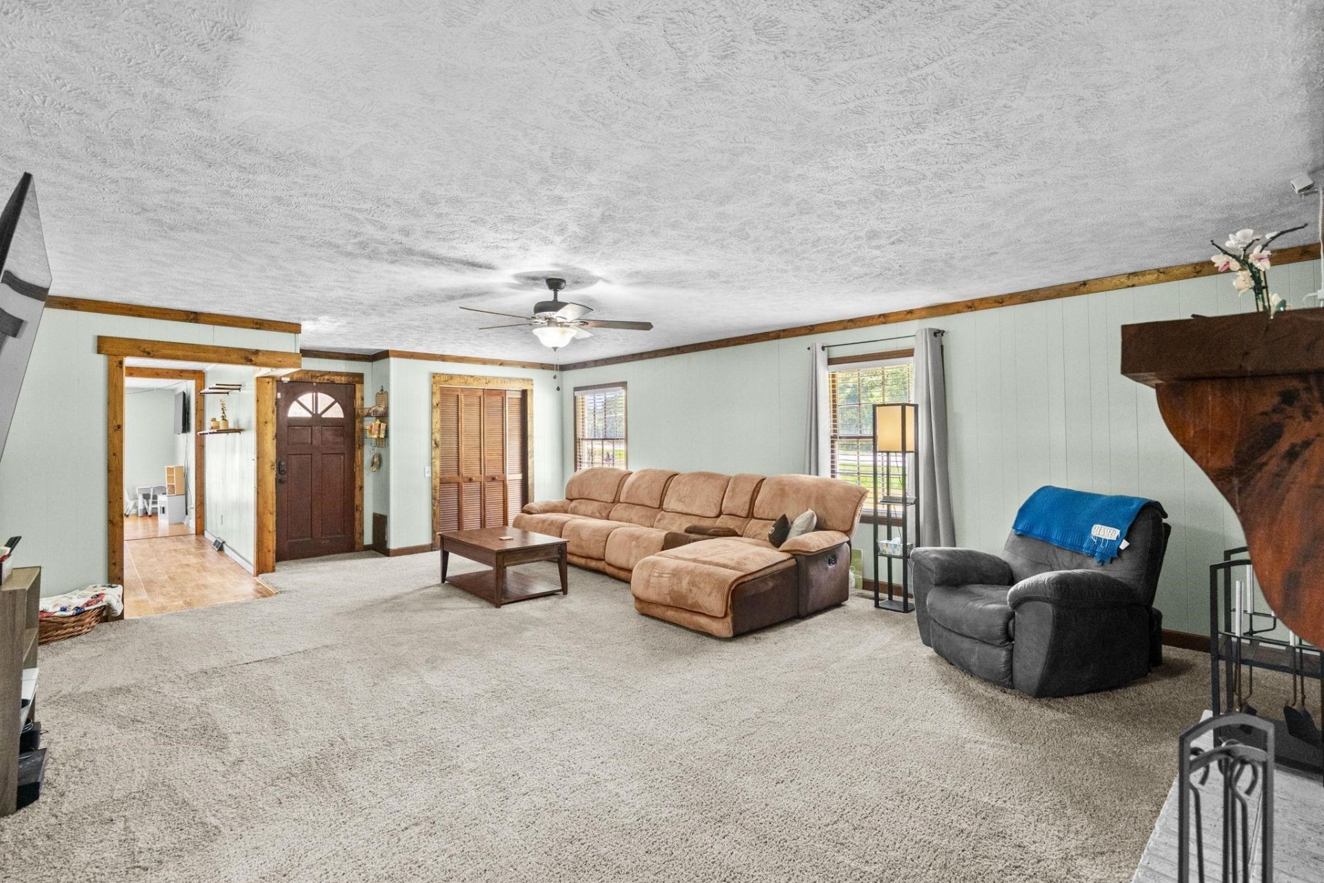105 Twin City Circle Photo 7