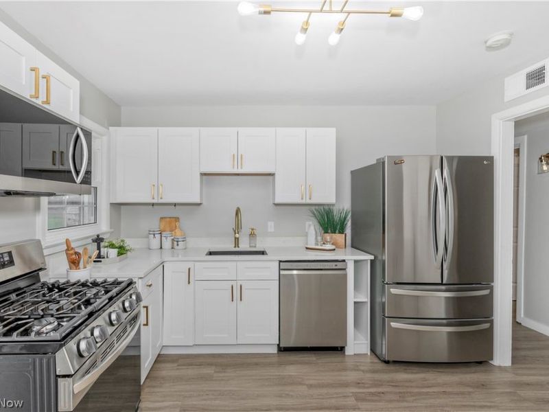 754 Hemlock Drive, Euclid, OH 44132 Photo 10